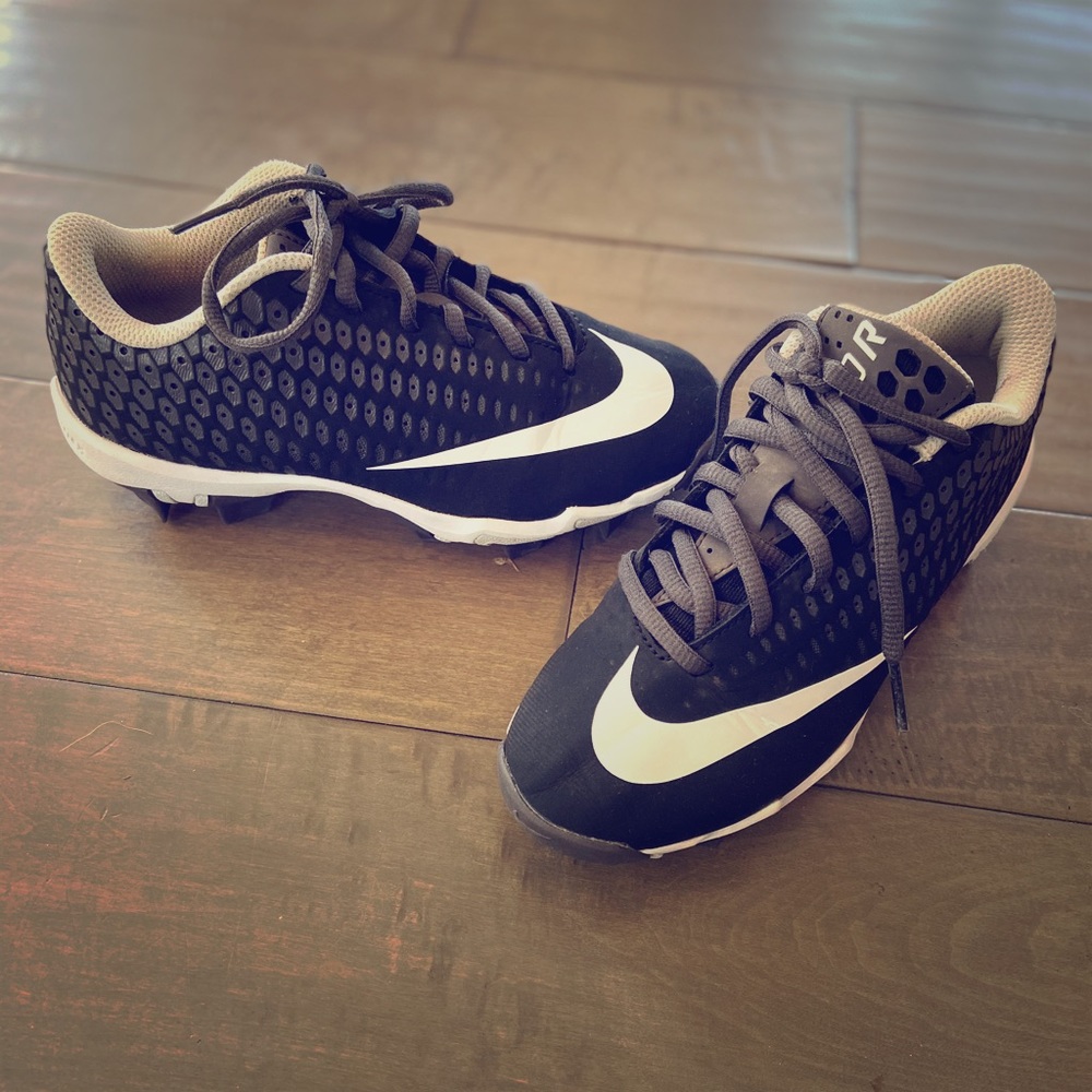 Nike boys baseball cleats size 2Y